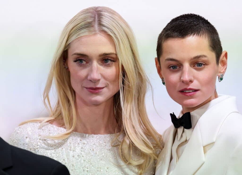 Elizabeth Debicki i Emma Corrin hrály princeznu Dianu