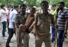 Více než 100 lidí zemřelo v tlačenici na náboženské akci v Indii