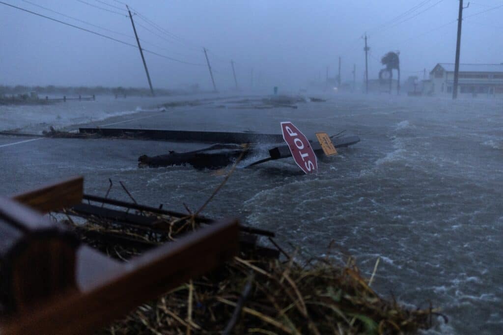 Záplavy v Texasu, Surfside Beach