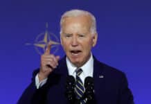Ukrajina Putina zastaví, prohlásil Biden na summitu NATO
