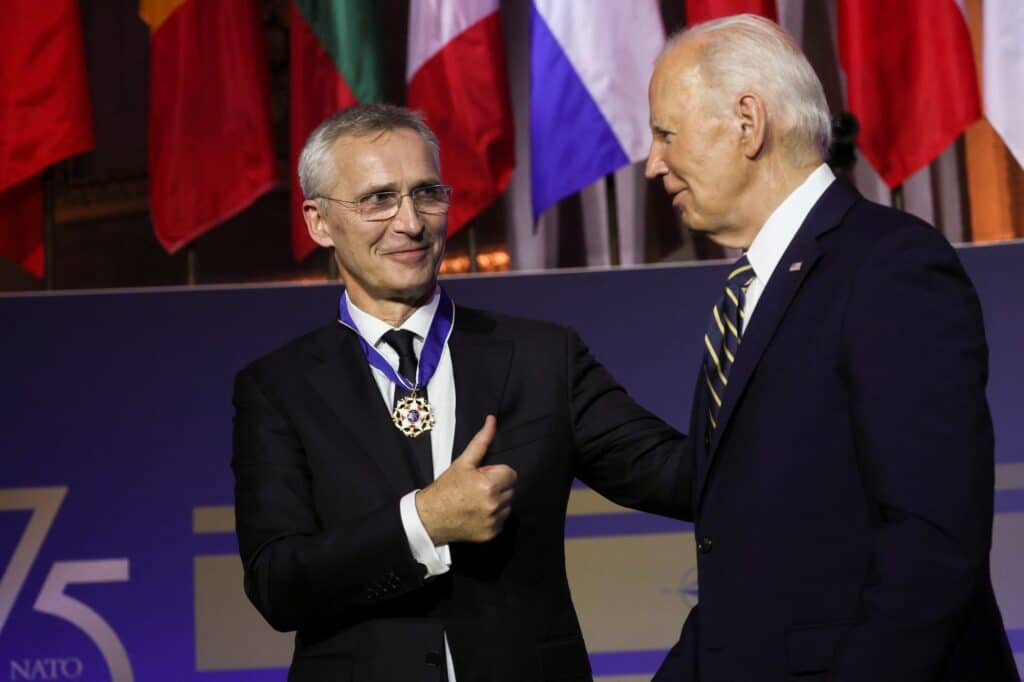 Joe Biden a Jens Stoltenberg