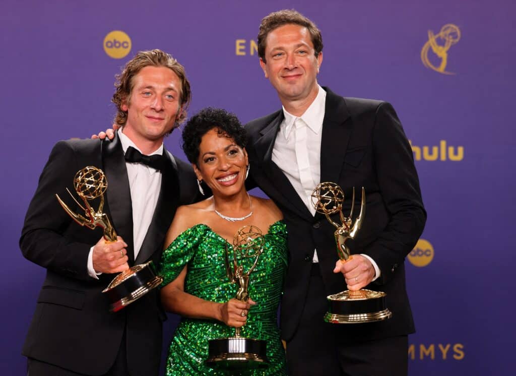 Ebon Moss-Bachrach, Liza Colón-Zayas a Jeremy Allen White