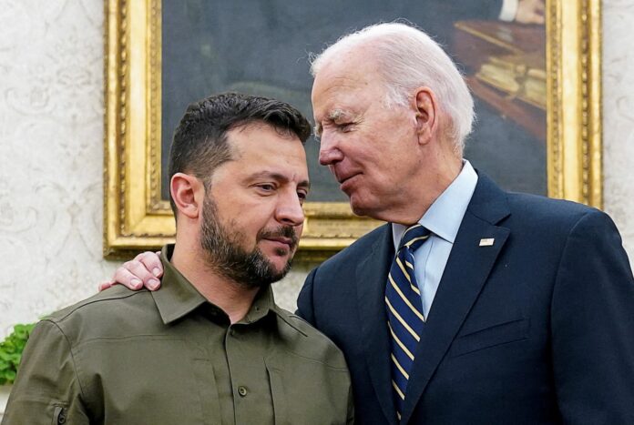 Biden schválil dodání protipěchotních min Ukrajině